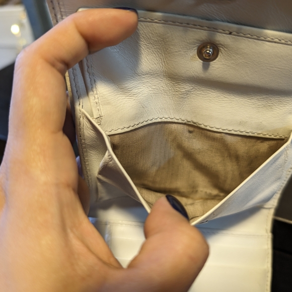 Prada White Wallet with Auth card included - Picture 11 of 16